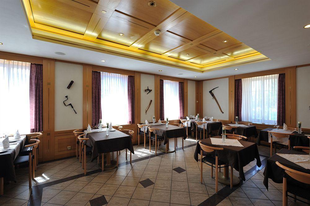 Grand Hotel Les Endroits La Chaux De Fonds ภายนอก รูปภาพ