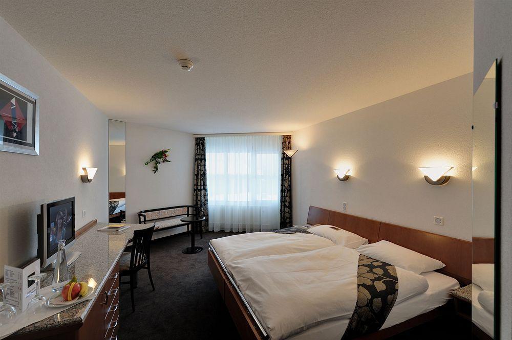Grand Hotel Les Endroits La Chaux De Fonds ภายนอก รูปภาพ